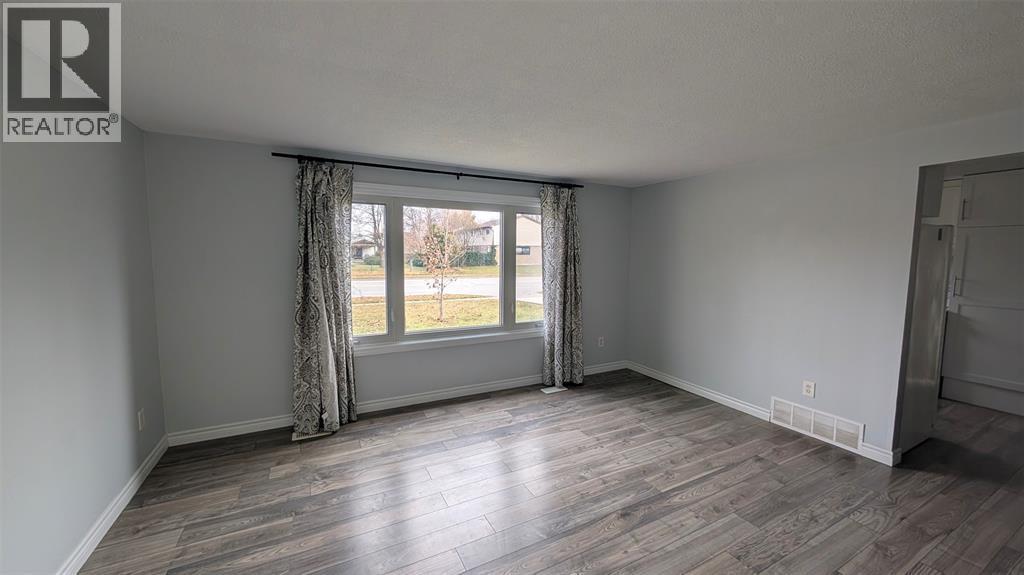 407 Murphy Road, Sarnia, ON - Indoor Photo Showing Other Room