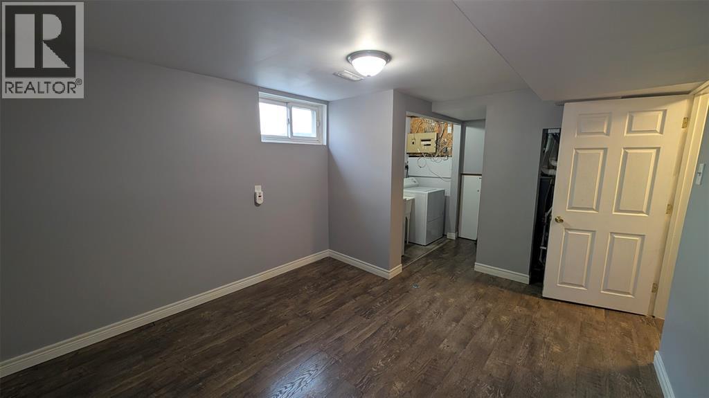 407 Murphy Road, Sarnia, ON - Indoor Photo Showing Other Room