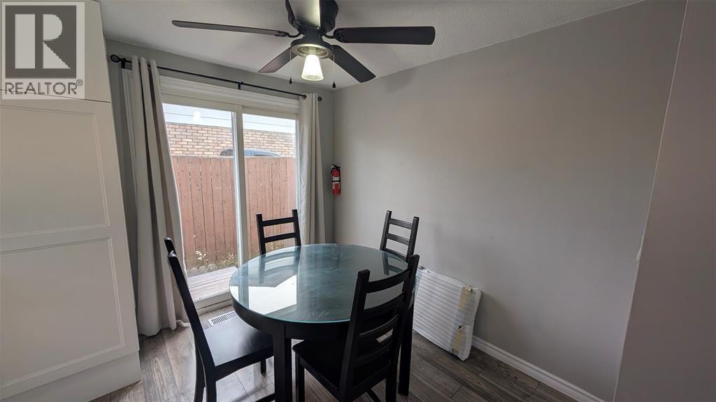 407 Murphy Road, Sarnia, ON - Indoor Photo Showing Dining Room