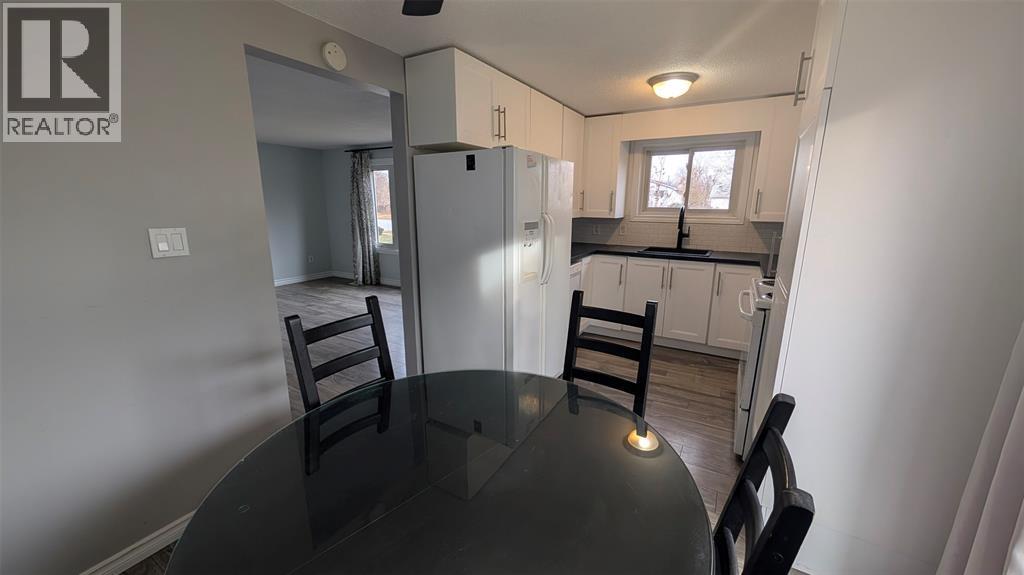 407 Murphy Road, Sarnia, ON - Indoor Photo Showing Other Room