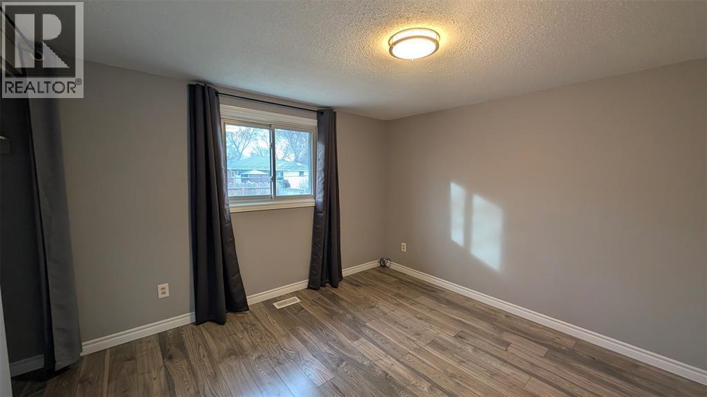 407 Murphy Road, Sarnia, ON - Indoor Photo Showing Other Room
