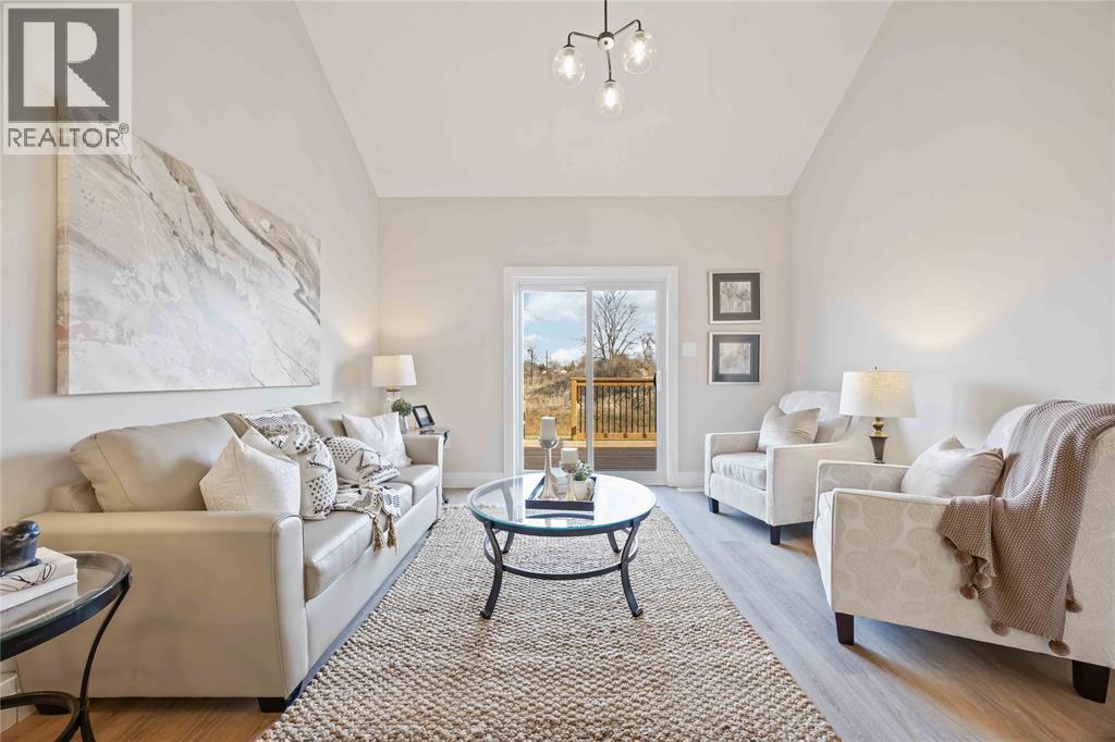 214 St Clair Boulevard Unit# 46, St Clair, ON - Indoor Photo Showing Living Room