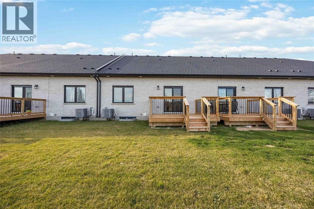 214 St Clair Boulevard Unit# 46, St Clair, ON - Outdoor With Deck Patio Veranda