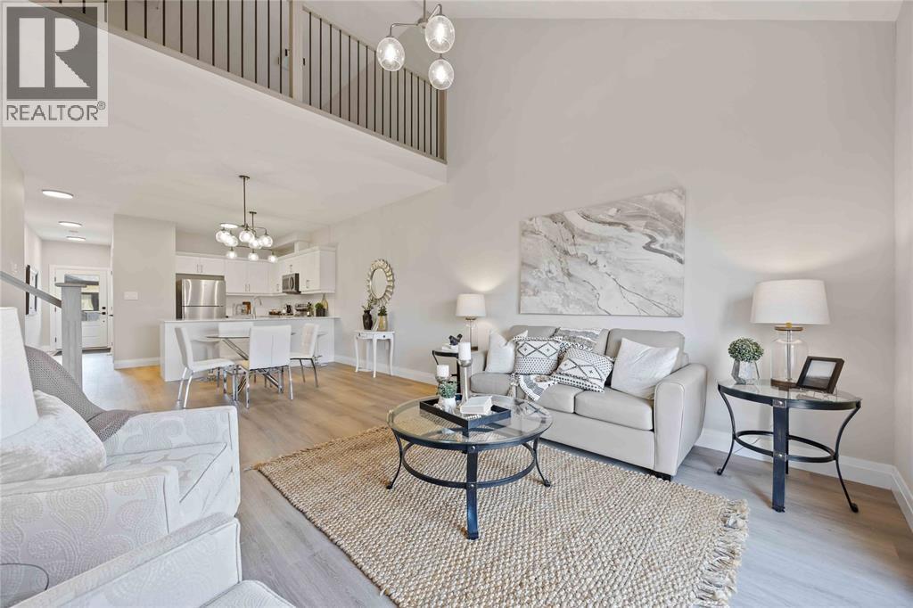 214 St Clair Boulevard Unit# 46, St Clair, ON - Indoor Photo Showing Living Room