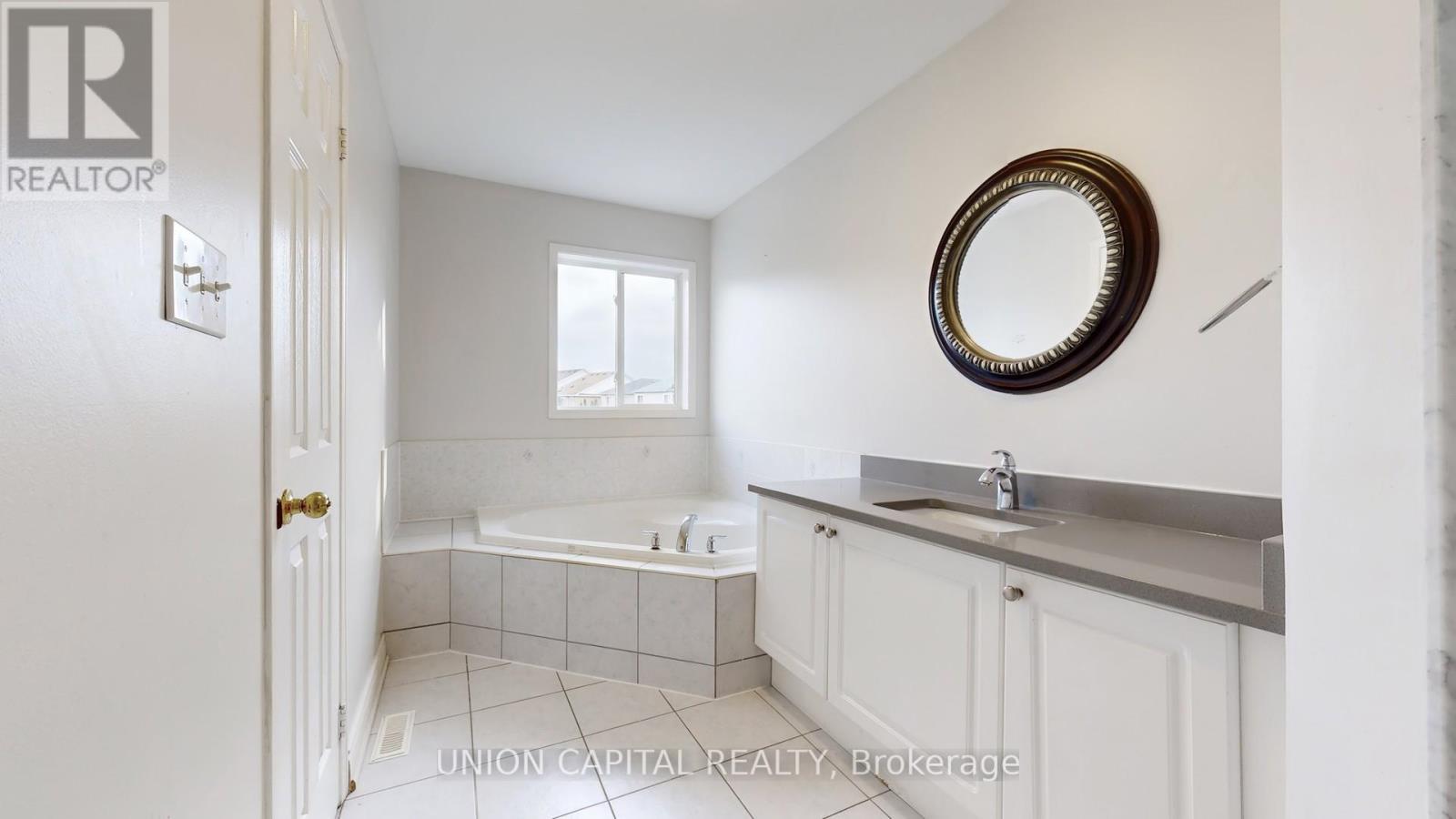 3 Milham Drive, Ajax, ON - Indoor Photo Showing Bathroom