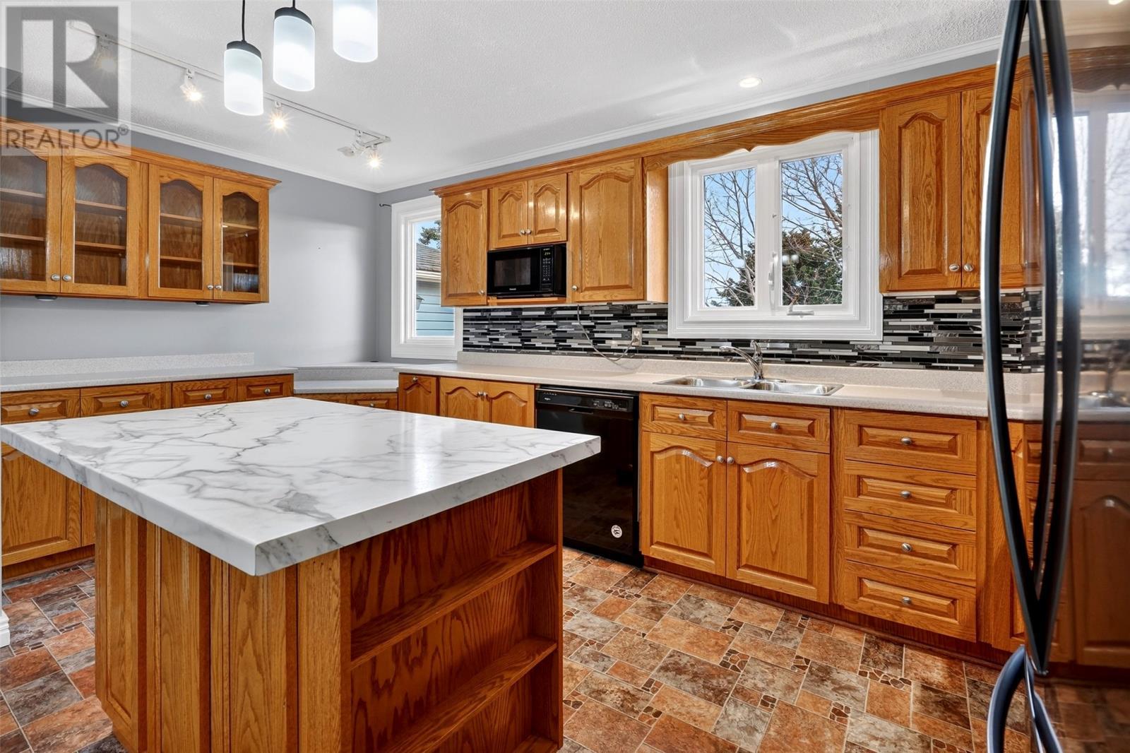 4 French'S Road, Bay Robert'S, NL - Indoor Photo Showing Kitchen With Double Sink