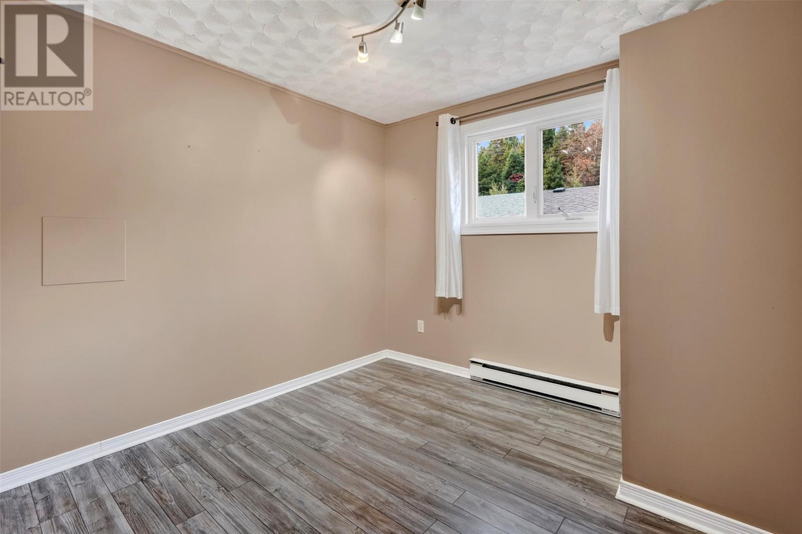 4 French'S Road, Bay Robert'S, NL - Indoor Photo Showing Other Room