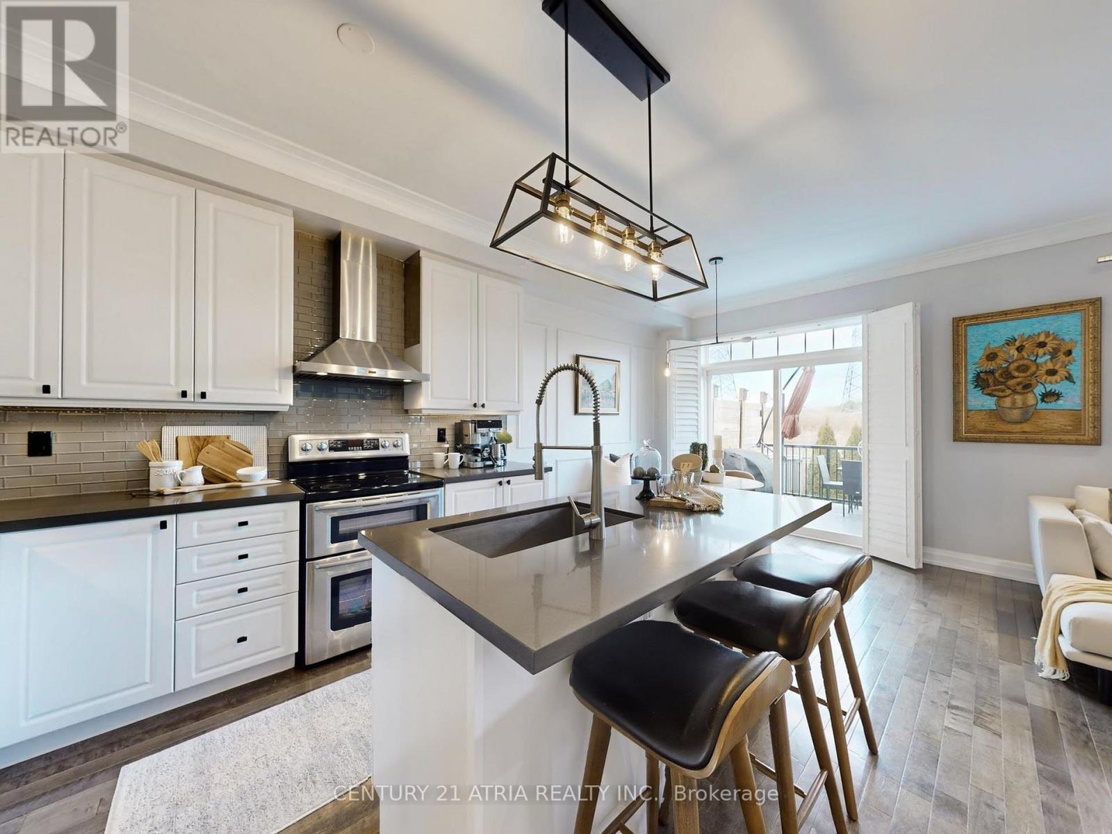 43 Stockell Crescent, Ajax, ON - Indoor Photo Showing Kitchen With Upgraded Kitchen