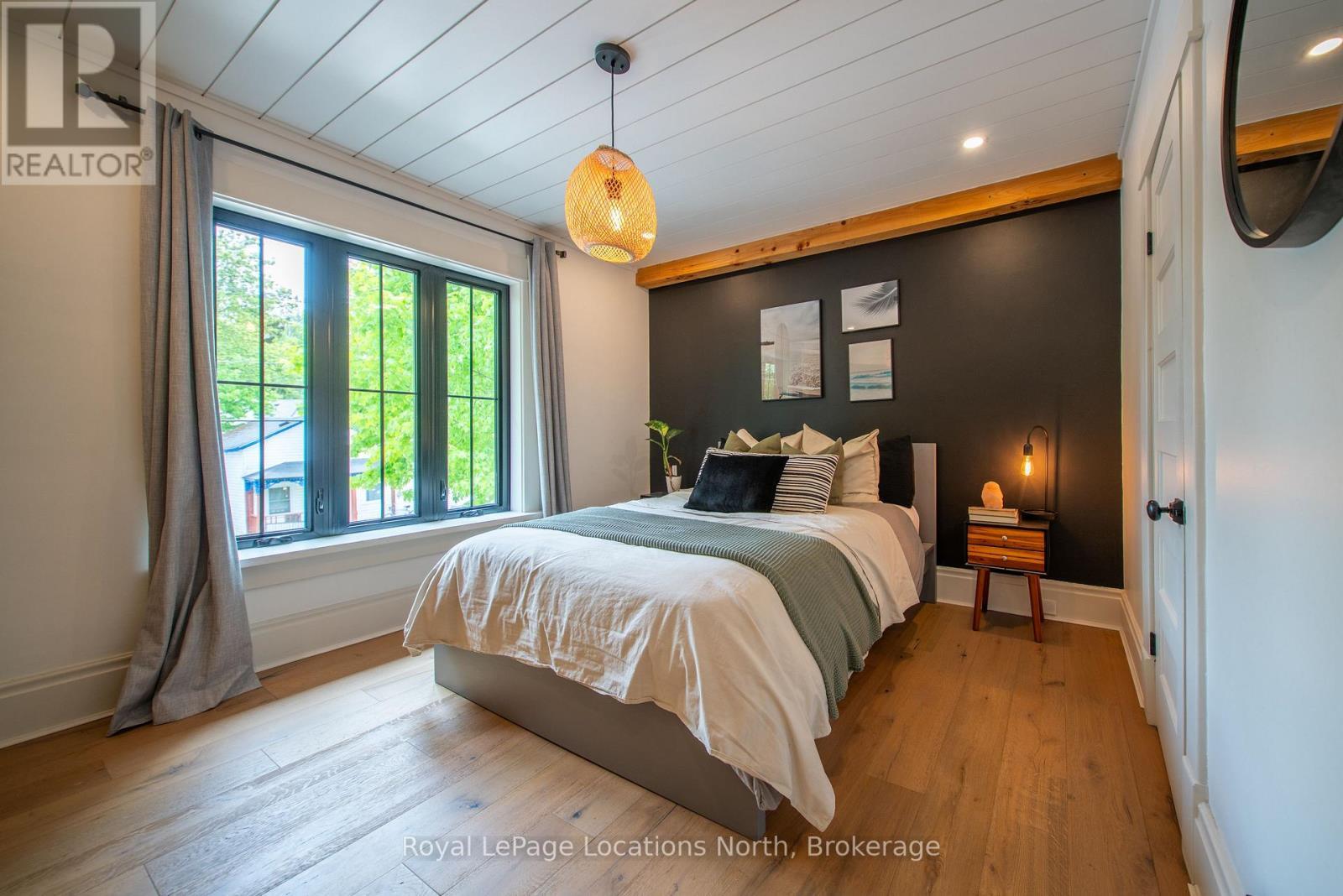 24 Marshall Street W, Meaford, ON - Indoor Photo Showing Bedroom