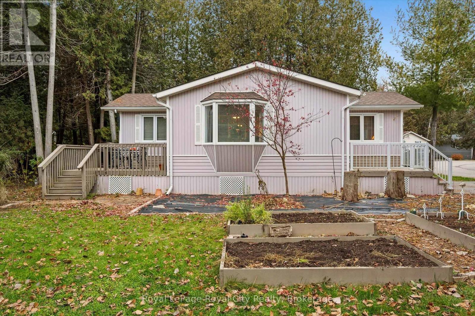 10 Spruce Avenue, Puslinch, ON - Outdoor