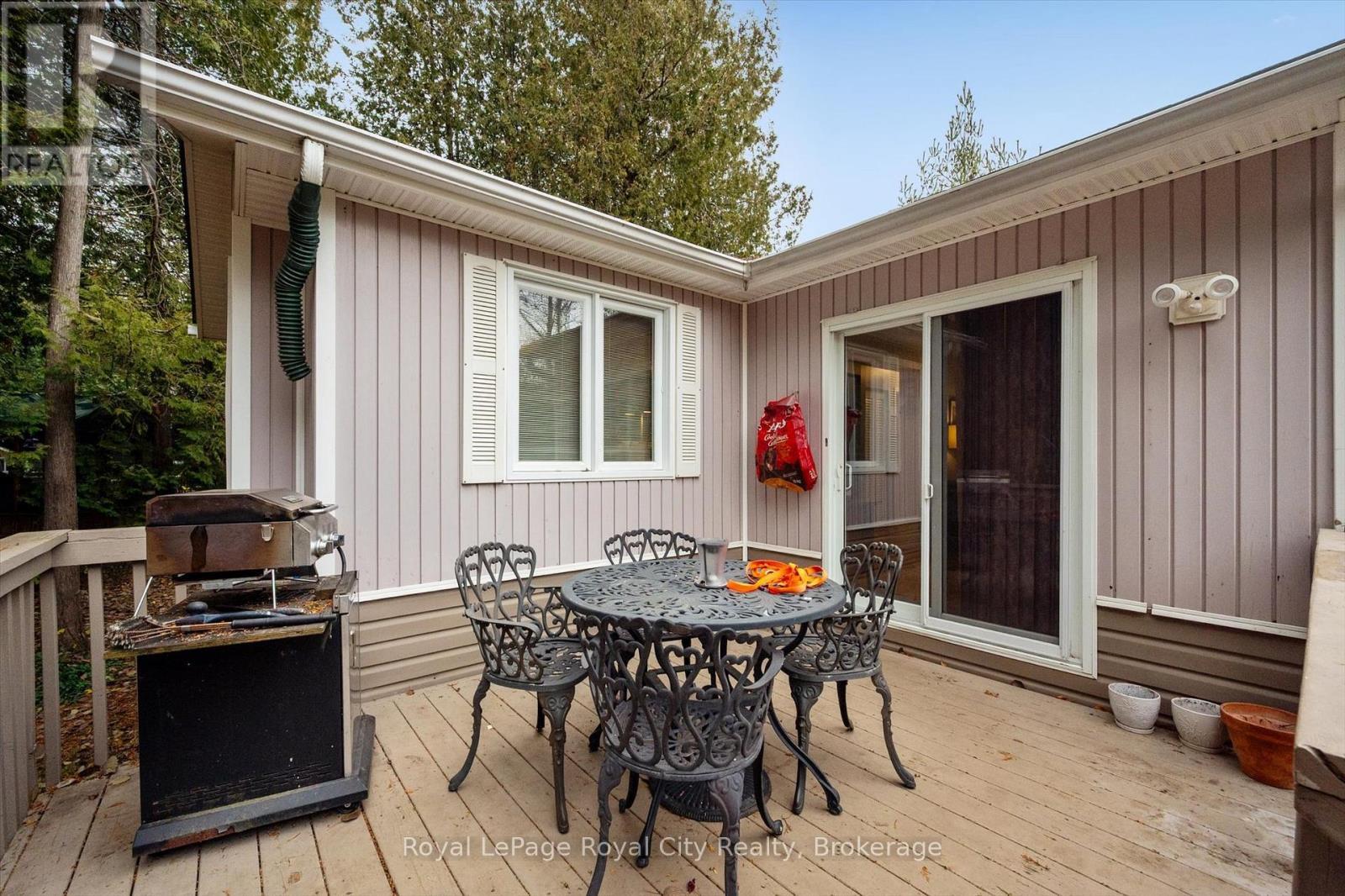 10 Spruce Avenue, Puslinch, ON - Outdoor With Deck Patio Veranda With Exterior