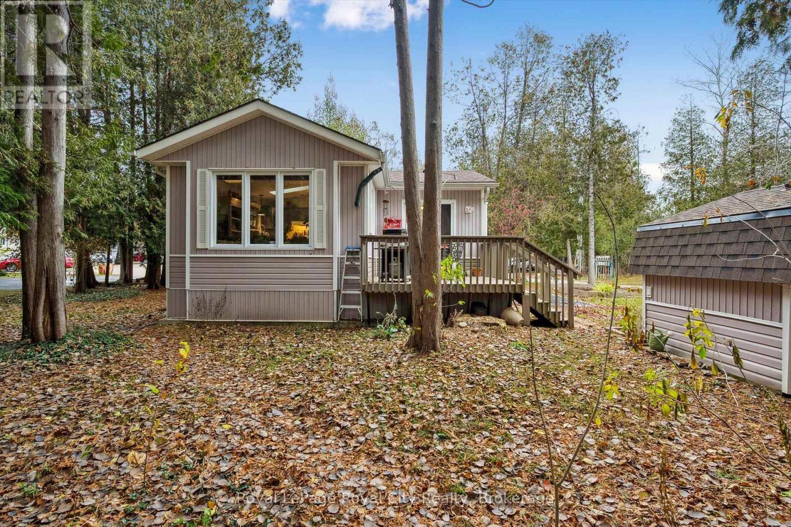 10 Spruce Avenue, Puslinch, ON - Outdoor