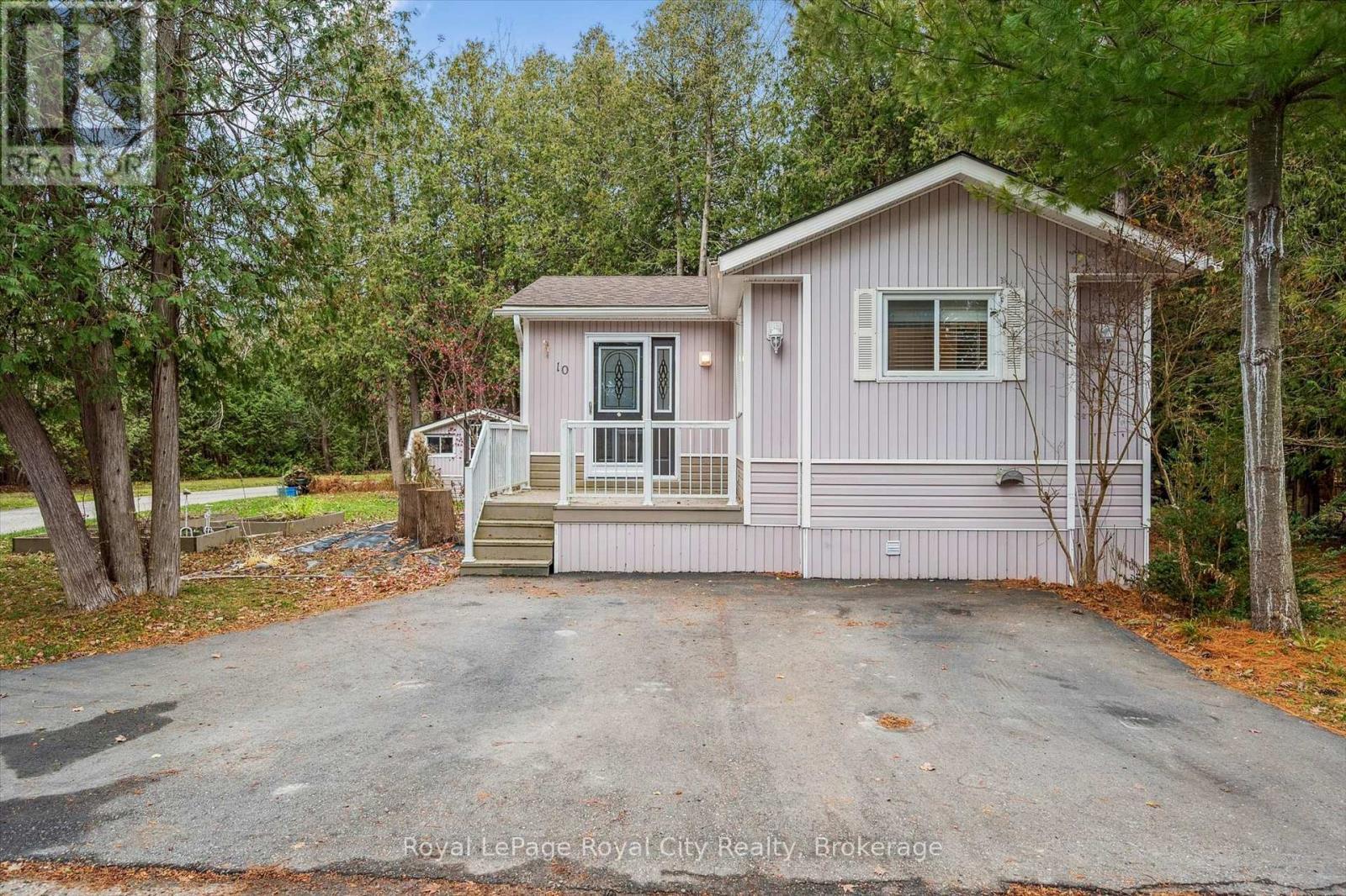 10 Spruce Avenue, Puslinch, ON - Outdoor