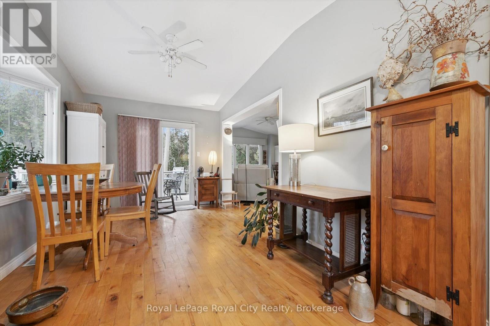 10 Spruce Avenue, Puslinch, ON - Indoor