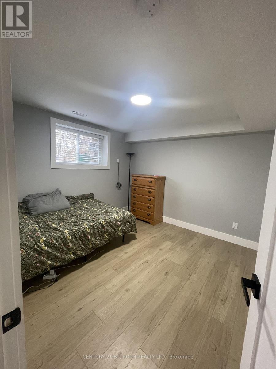 56 Olive Crescent, Orillia, ON - Indoor Photo Showing Bedroom