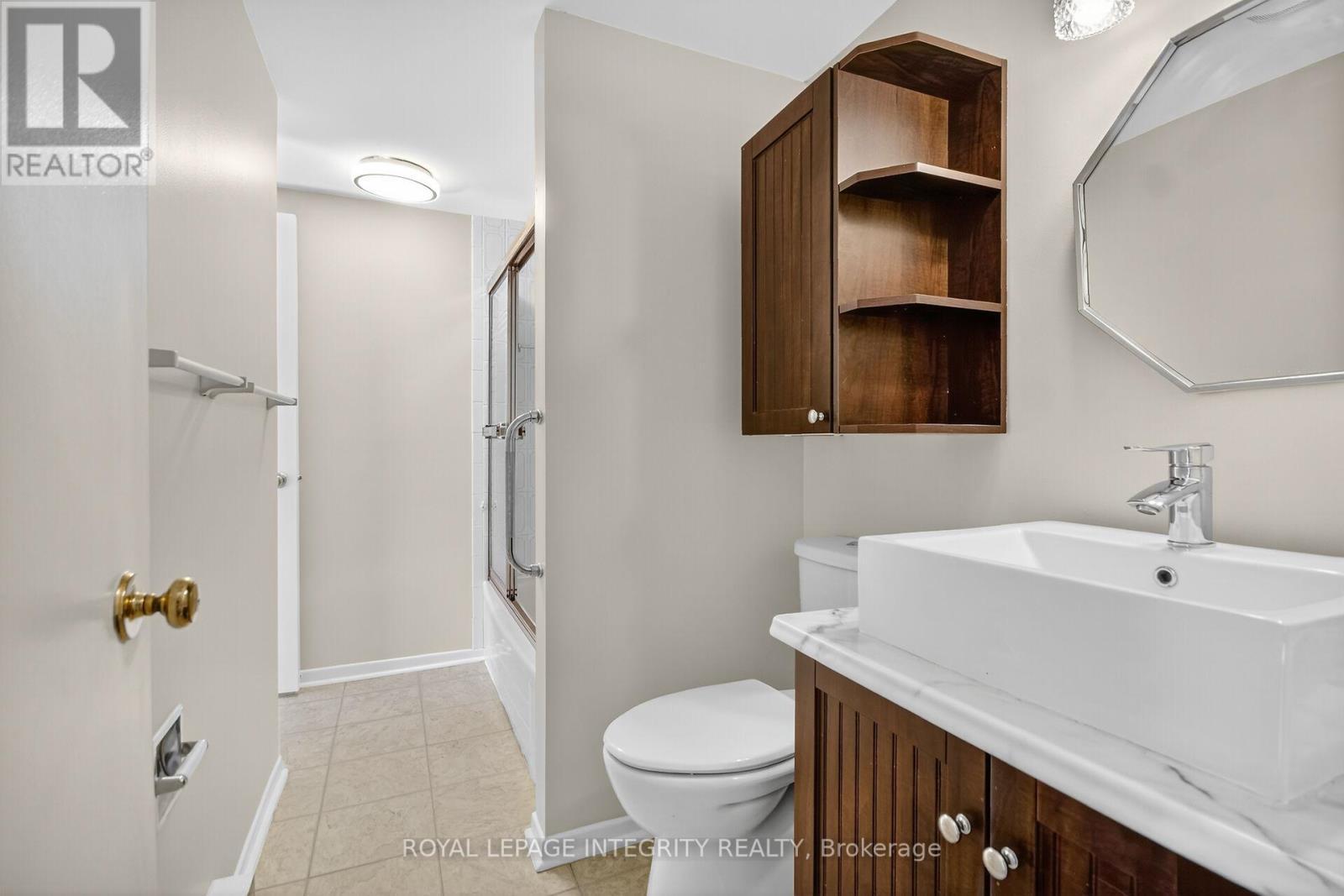 A - 214 Equestrian Drive N, Ottawa, ON - Indoor Photo Showing Bathroom