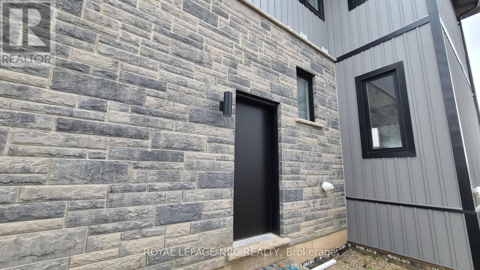 Lower - 7386 Splendour Drive, Niagara Falls (Brown), ON - Outdoor