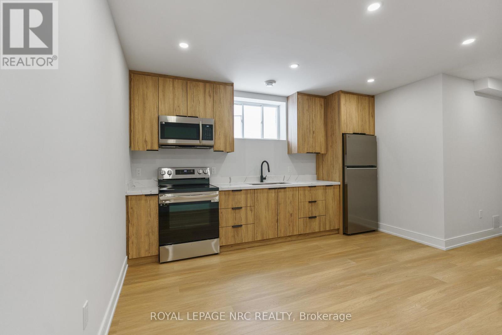 Lower - 7386 Splendour Drive, Niagara Falls (Brown), ON - Indoor Photo Showing Kitchen