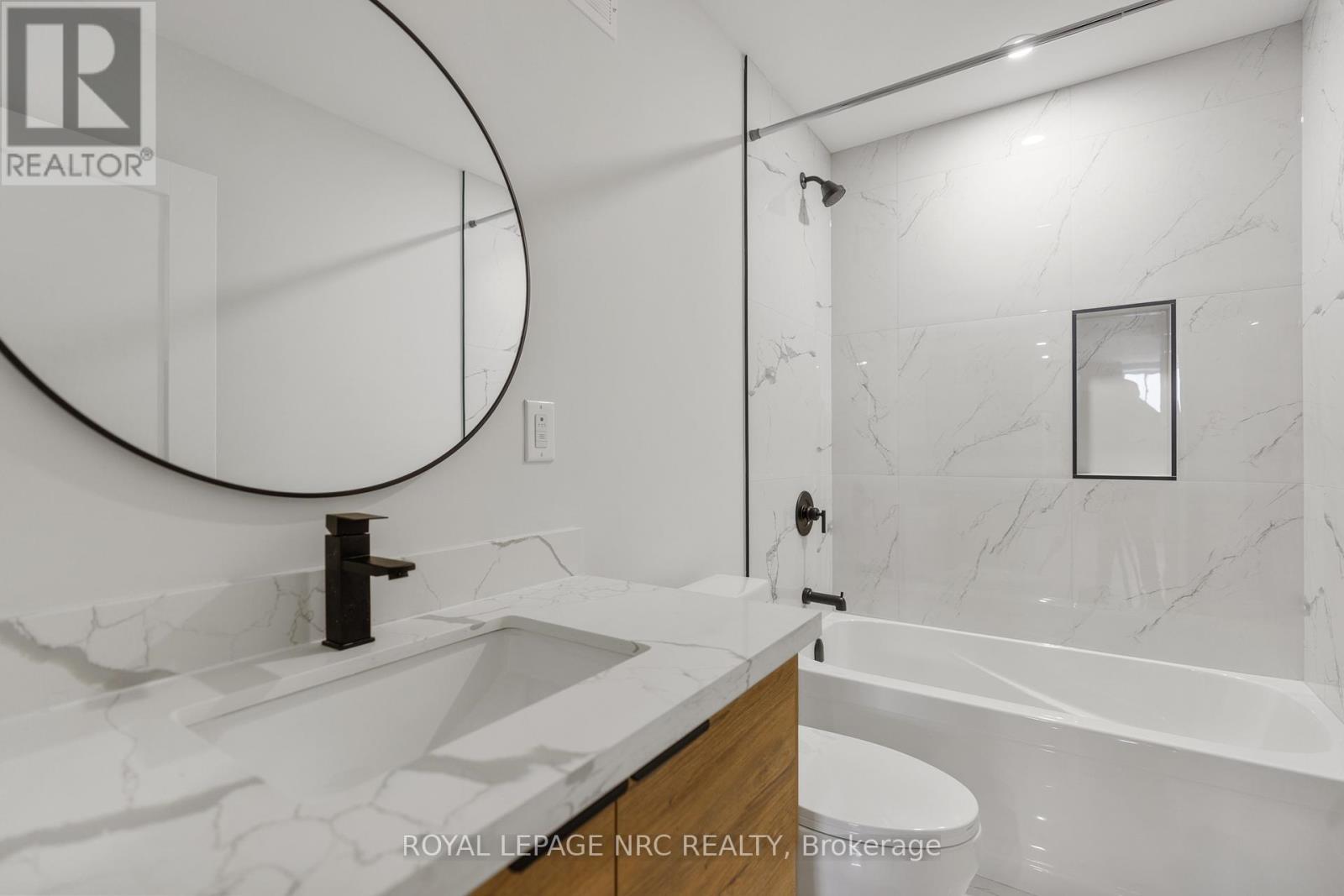 Lower - 7386 Splendour Drive, Niagara Falls (Brown), ON - Indoor Photo Showing Bathroom