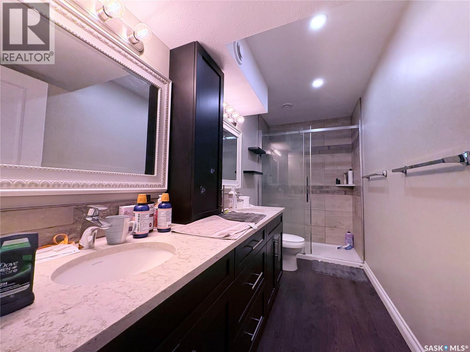4301 Green Poplar Lane, Regina, SK - Indoor Photo Showing Bathroom