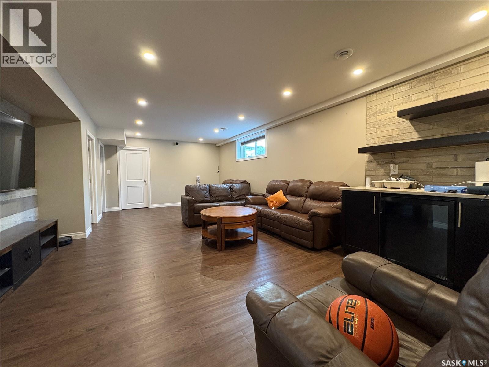 4301 Green Poplar Lane, Regina, SK - Indoor