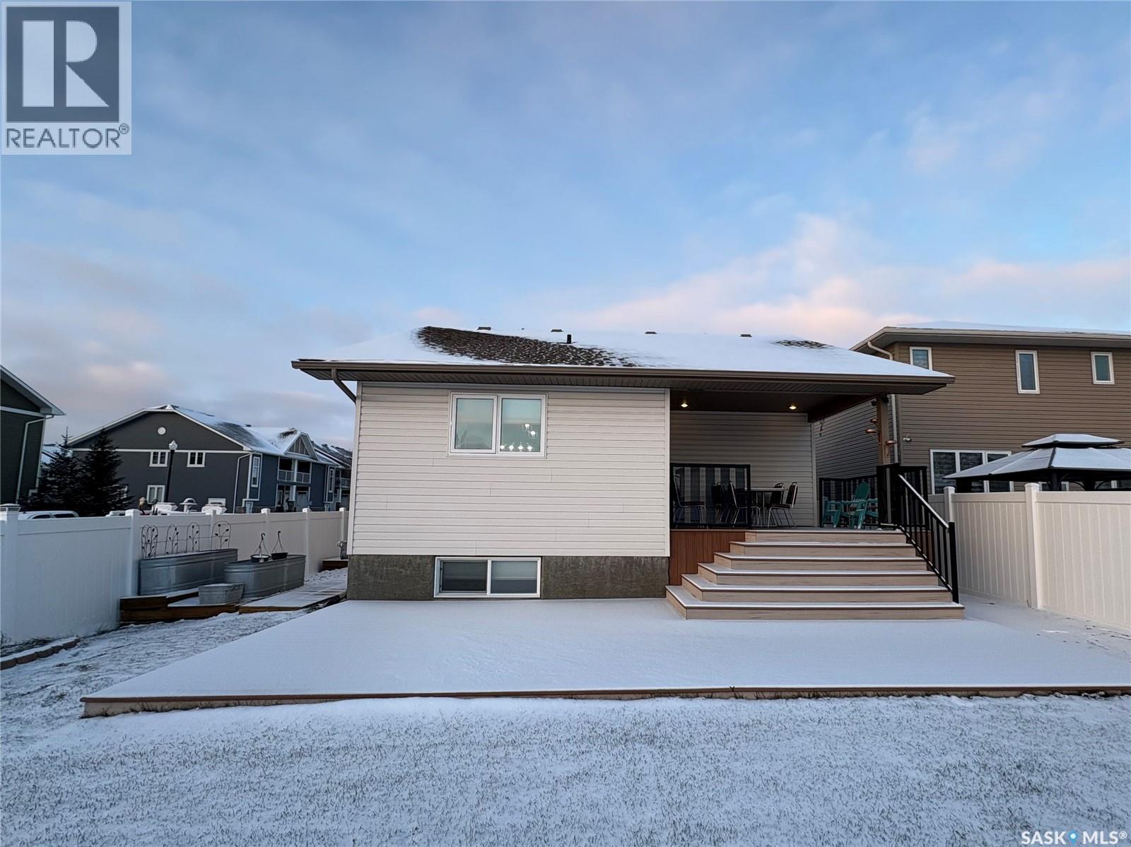 4301 Green Poplar Lane, Regina, SK - Outdoor