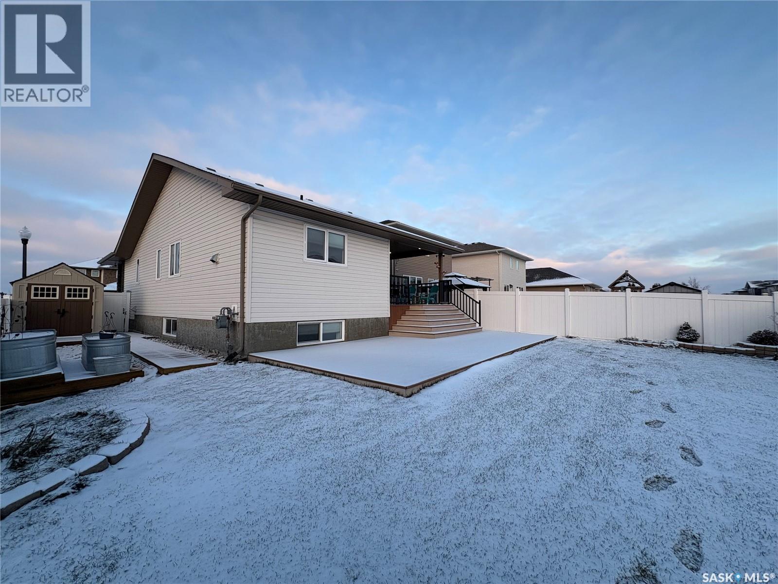 4301 Green Poplar Lane, Regina, SK - Outdoor
