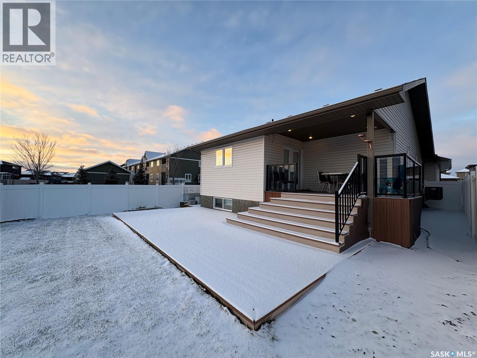 4301 Green Poplar Lane, Regina, SK - Outdoor