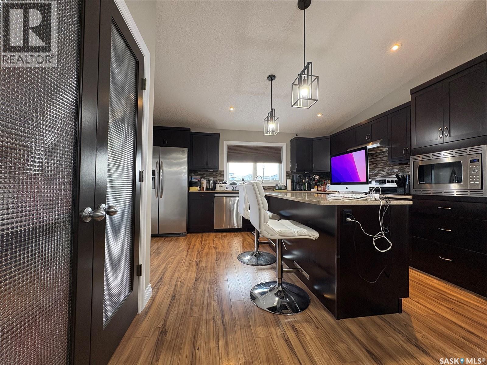 4301 Green Poplar Lane, Regina, SK - Indoor Photo Showing Kitchen
