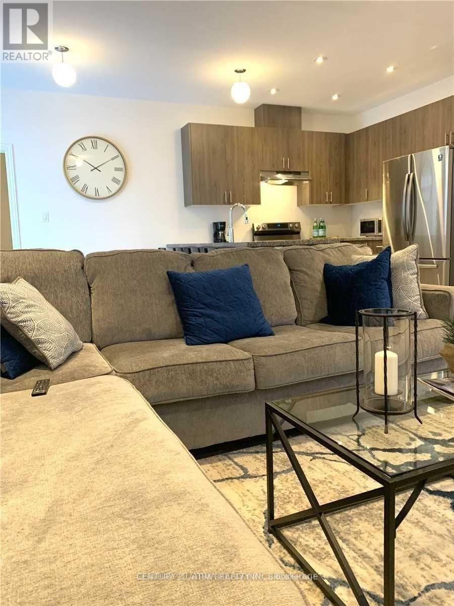 18 Bianca Crescent, Wasaga Beach, ON - Indoor Photo Showing Living Room