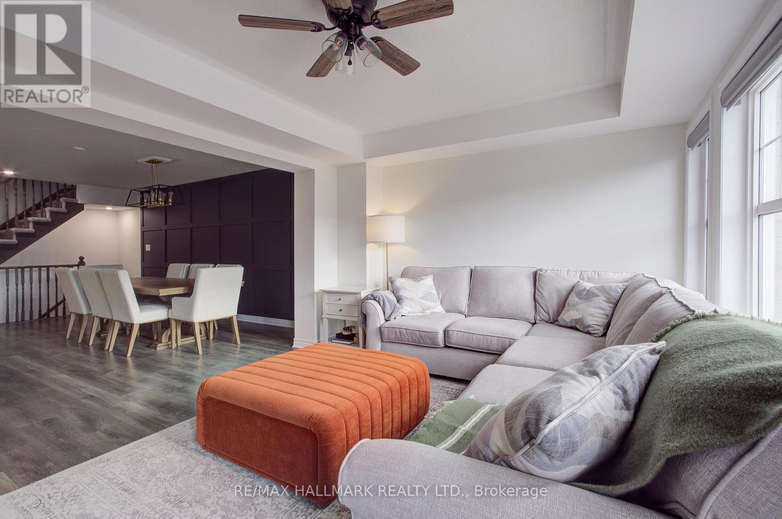1036 Dragonfly Avenue, Pickering, ON - Indoor Photo Showing Living Room