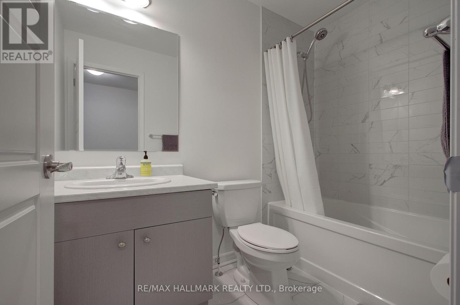1036 Dragonfly Avenue, Pickering, ON - Indoor Photo Showing Bathroom