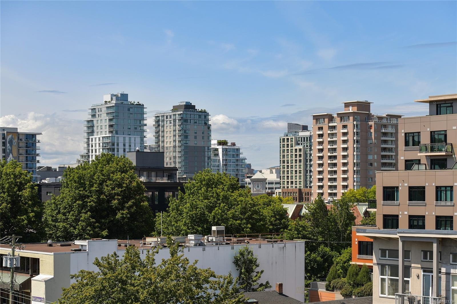 513-1061 Fort St, Victoria, BC - Outdoor With Facade