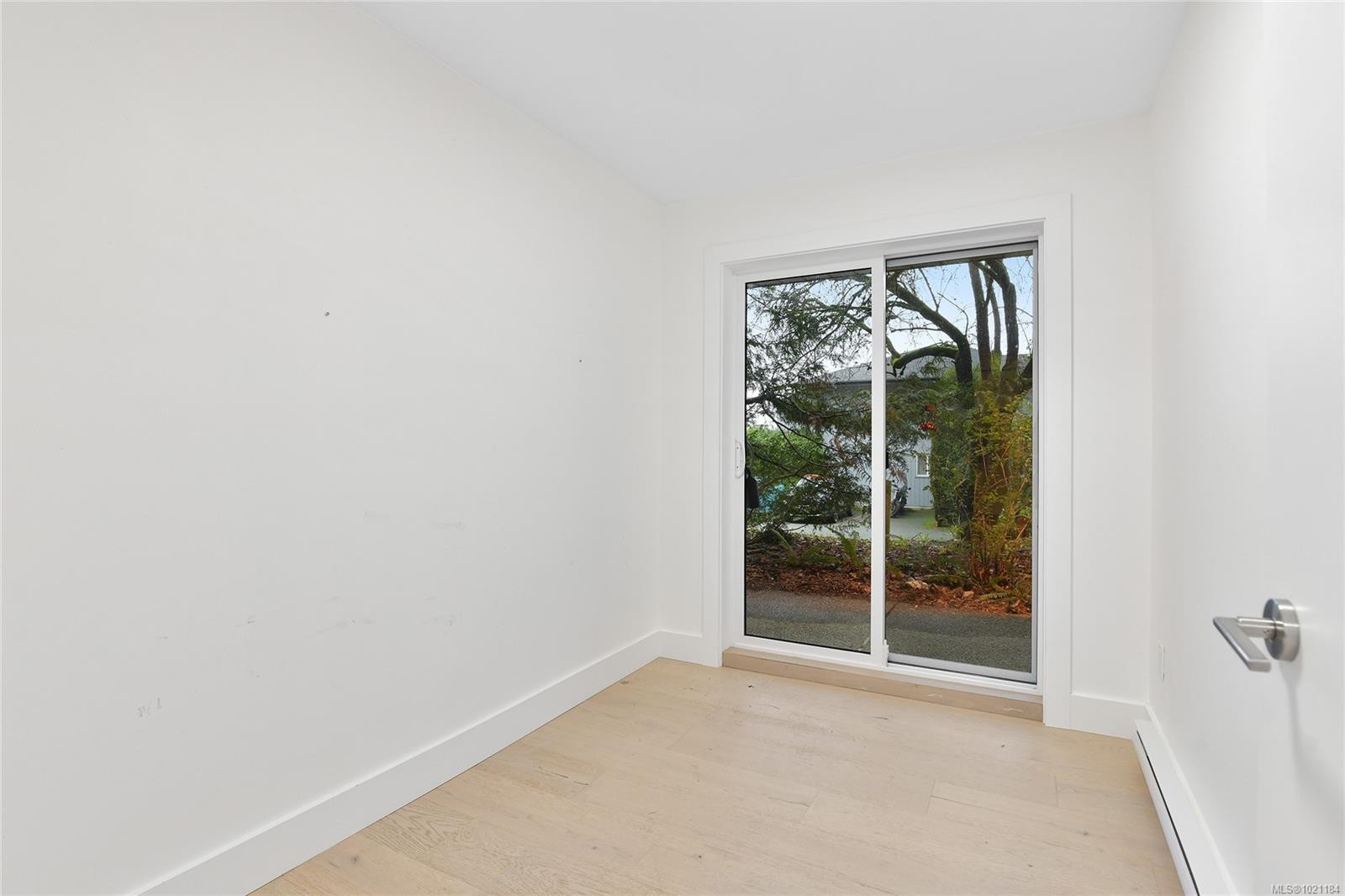 105-3215 Alder St, Saanich, BC - Indoor Photo Showing Other Room