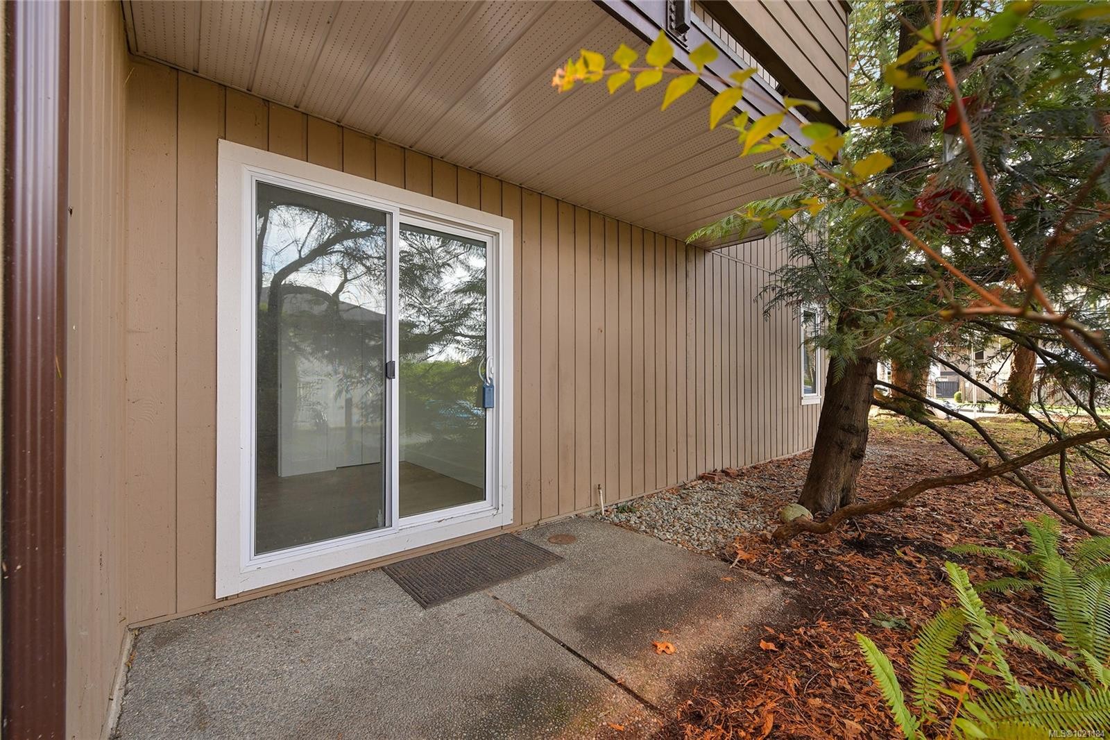 105-3215 Alder St, Saanich, BC - Outdoor With Exterior