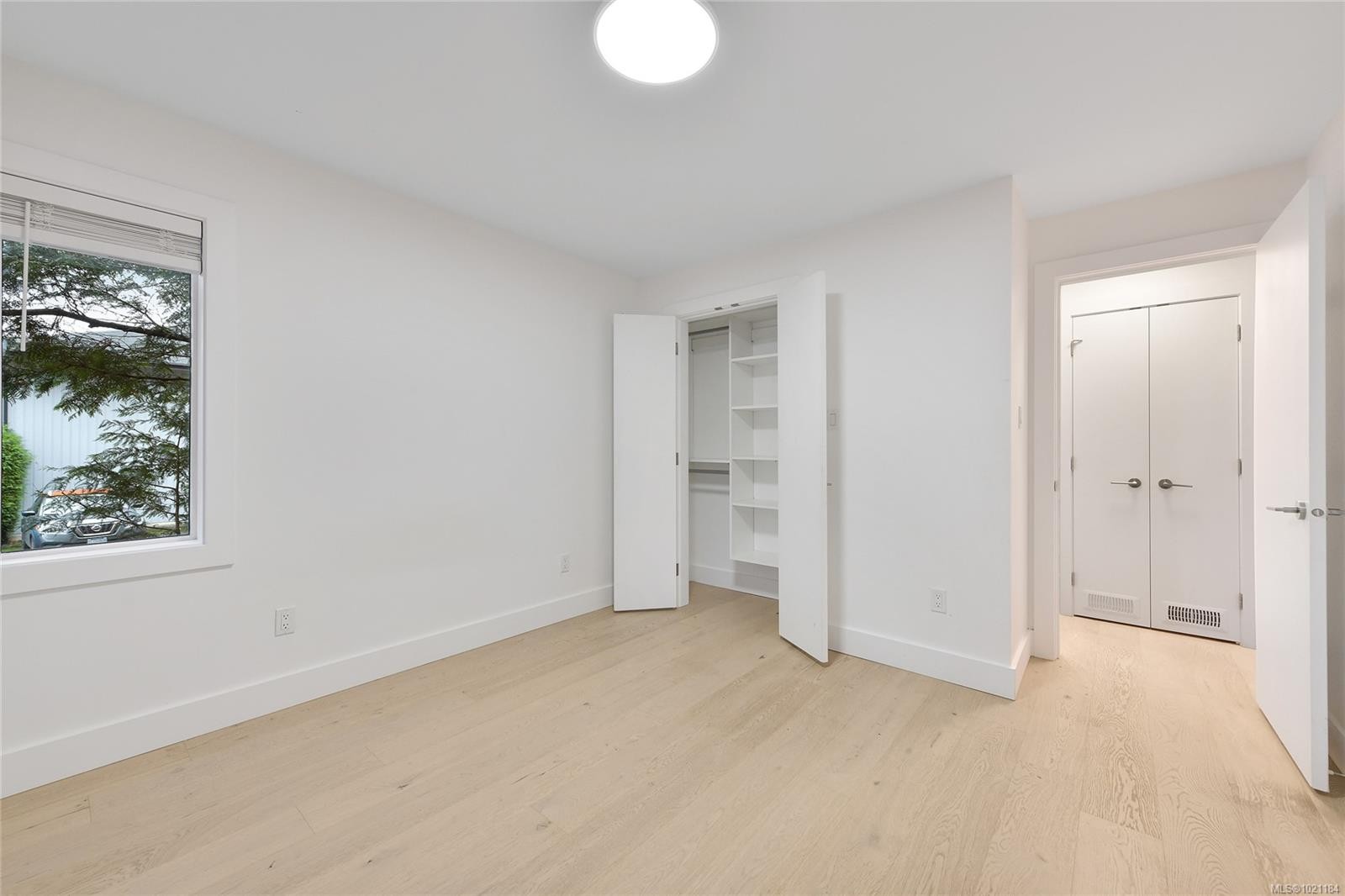 105-3215 Alder St, Saanich, BC - Indoor Photo Showing Other Room