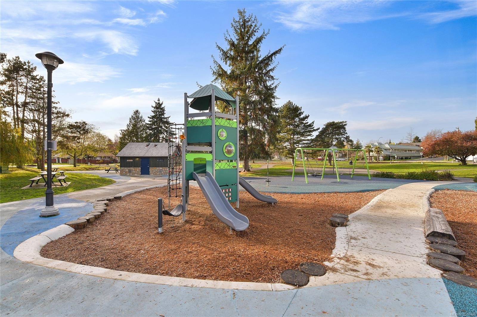 105-3215 Alder St, Saanich, BC - Outdoor With View