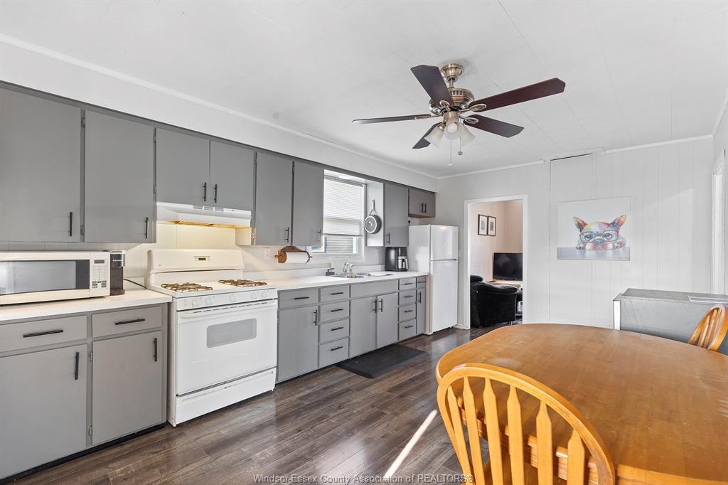 100 Elm Street, Wheatley, ON