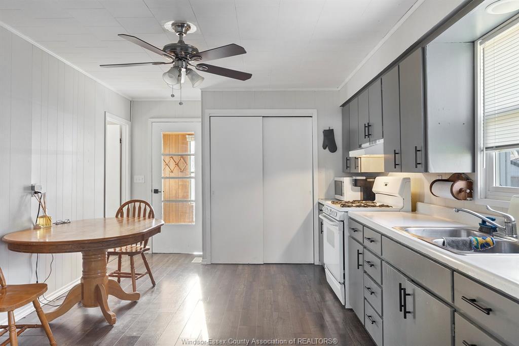 100 Elm Street, Wheatley, ON