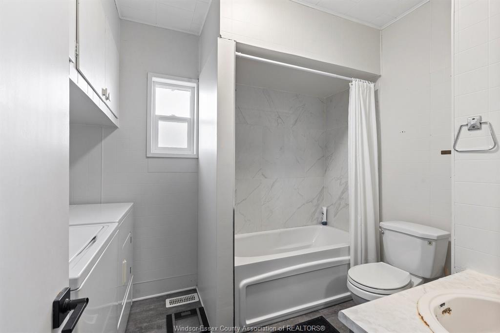 100 Elm Street, Wheatley, ON