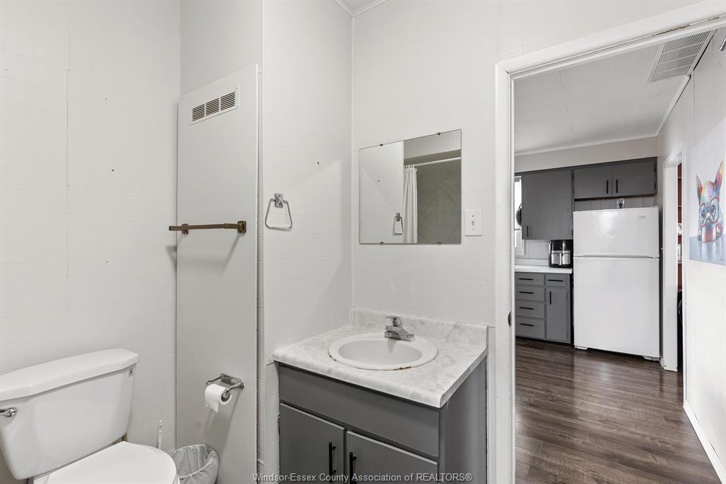 100 Elm Street, Wheatley, ON