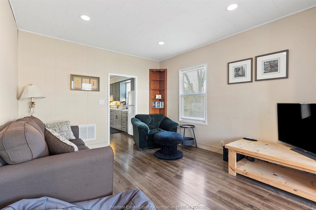 100 Elm Street, Wheatley, ON