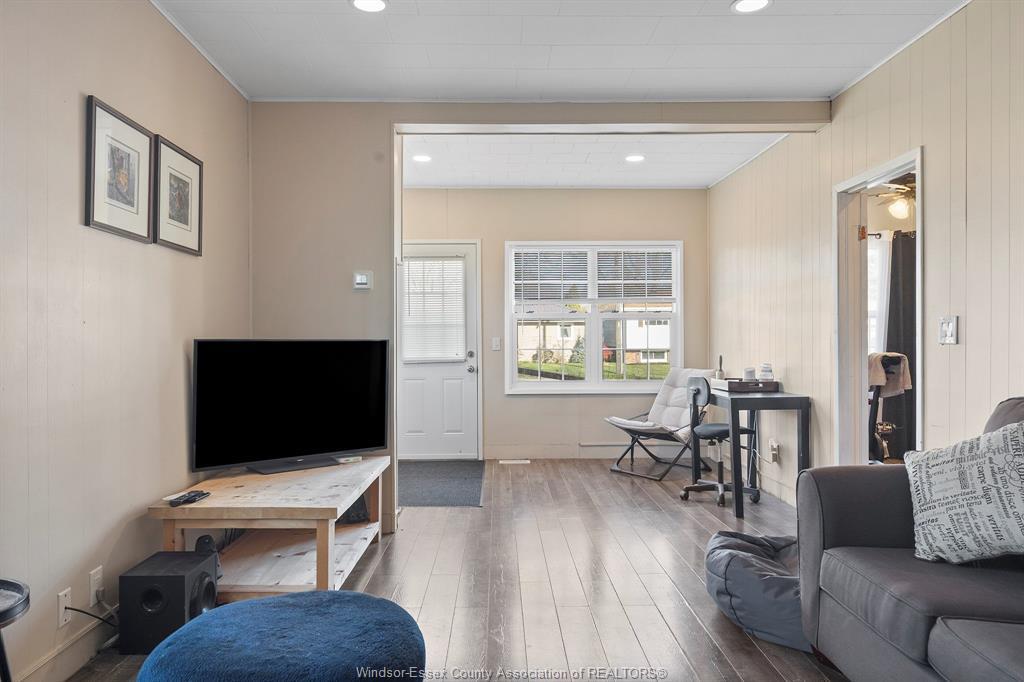 100 Elm Street, Wheatley, ON