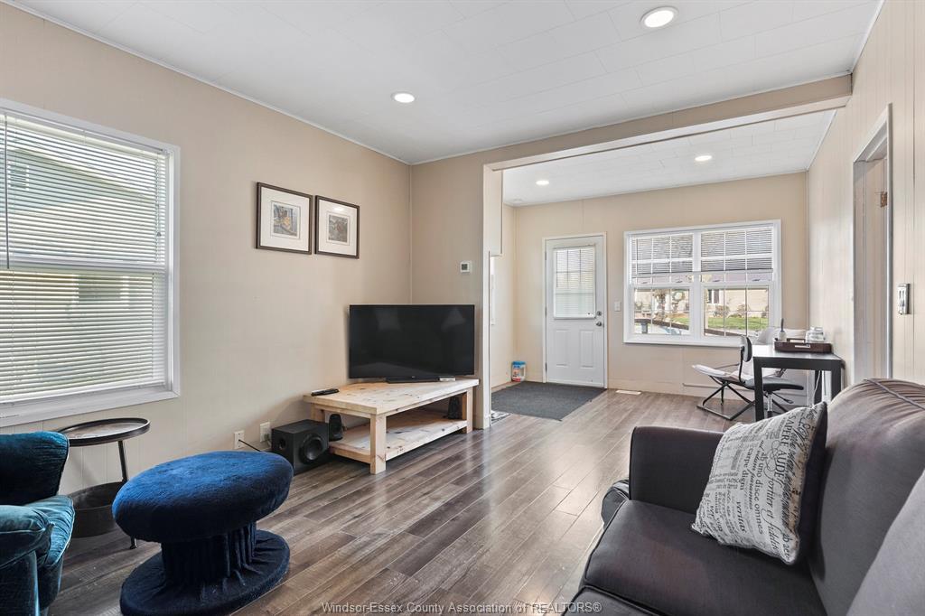 100 Elm Street, Wheatley, ON