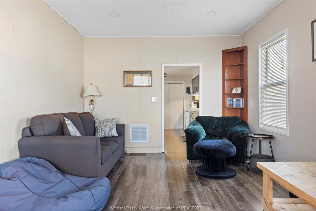 100 Elm Street, Wheatley, ON