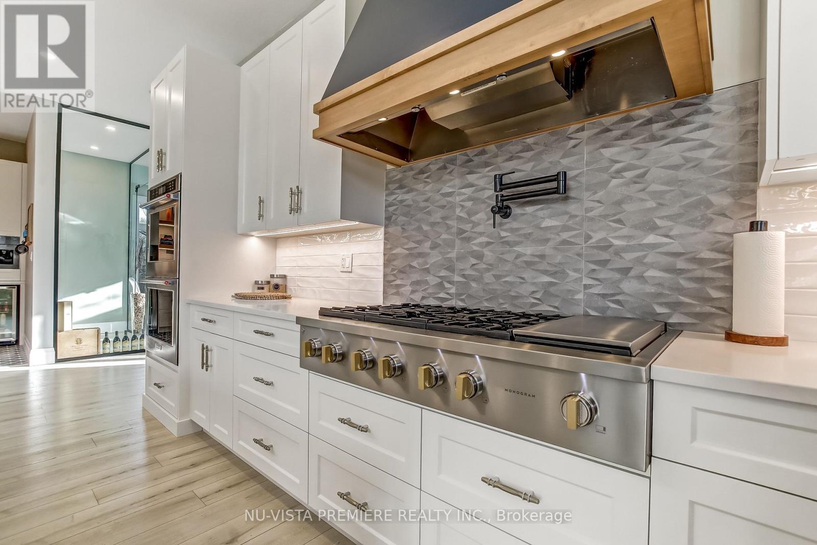 5233 Line 2 Line, Perth South (Blanshard), ON - Indoor Photo Showing Kitchen With Upgraded Kitchen