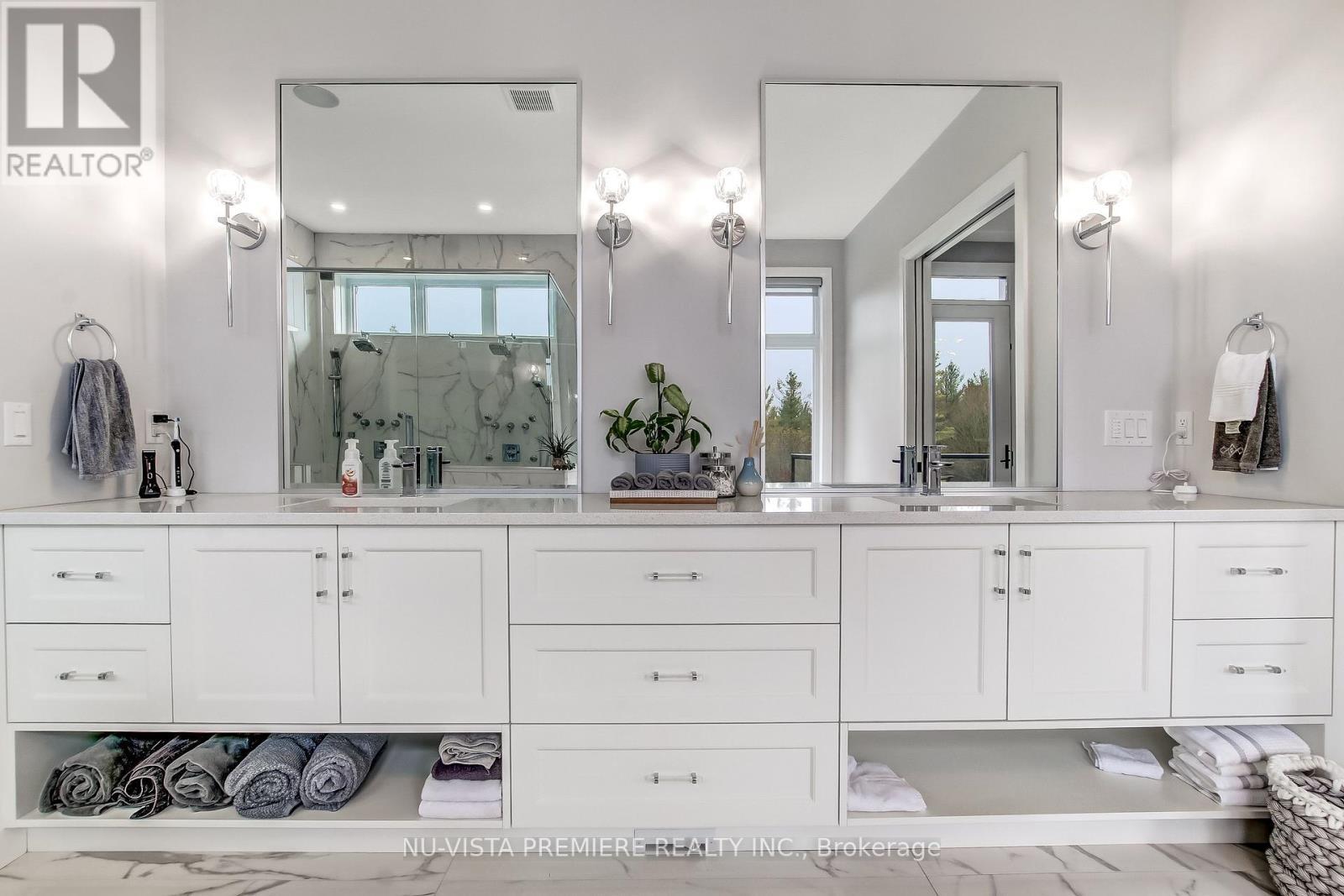 5233 Line 2 Line, Perth South (Blanshard), ON - Indoor Photo Showing Bathroom