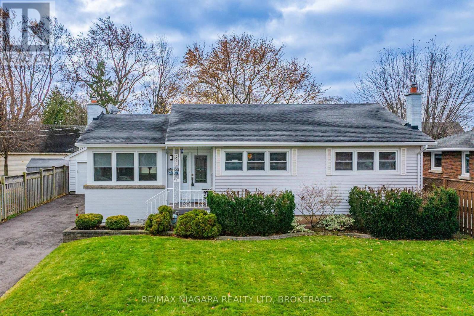 53 Metcalfe Street, Thorold (Thorold Downtown), ON - Outdoor With Facade
