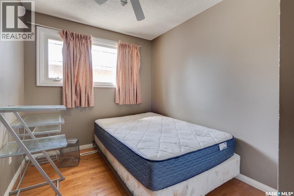 2 Deergrove Crescent, Regina, SK - Indoor Photo Showing Bedroom