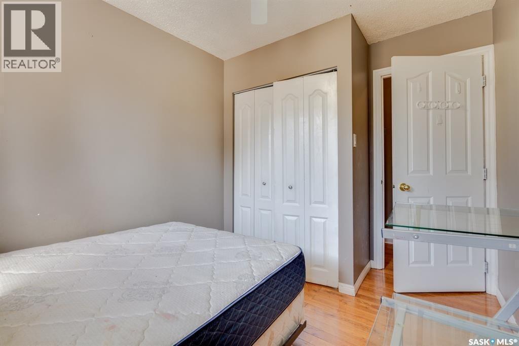 2 Deergrove Crescent, Regina, SK - Indoor Photo Showing Bedroom
